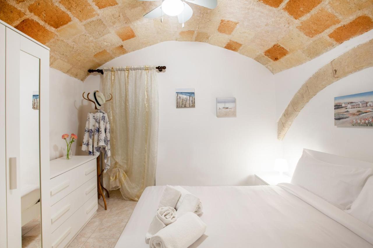 Monopoli Heartbeat - Apartment 200M From Sea Bagian luar foto